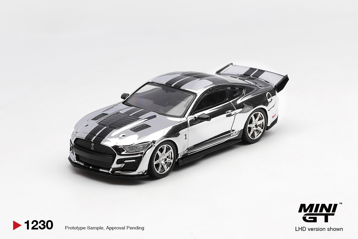 Srebrny model odlewany Shelby GT500 Dragon Snake Concept Chrome Silver Mini GT 1:64 MGT01230